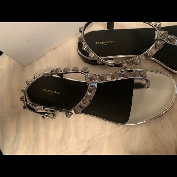 Balenciagas sandals - Picture 3 of 7